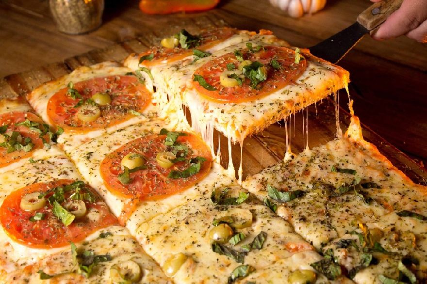 Delicious topped pizza like you get at the best pizzerias in Glendale, Arizona.